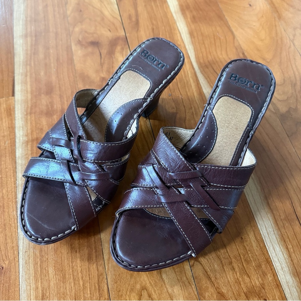 BORN brown leather women heeled sandals size 9 great bottoms and tops